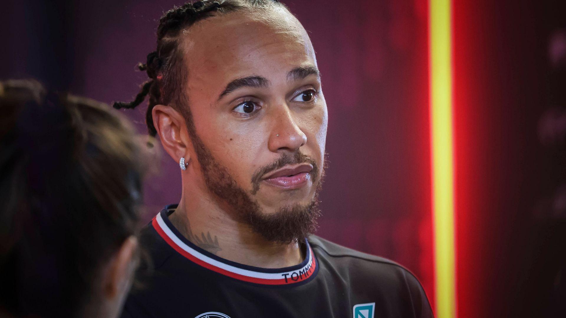 F1 Abu Dhabi Grand Prix - Practice 2 Lewis Hamilton of Great Britain driver of Mercedes-AMG Petronas F1 Team talks to media and press after the Practice 2, before the Formula 1 Grand Prix of Abu Dhabi at Yas Marina Circuit, Abu Dhabi