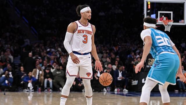 New York Knicks guard Josh Hart (3) sets the play while being defended by Charlotte Hornets guard Seth Curry (30) during the second half at Madison Square Garden