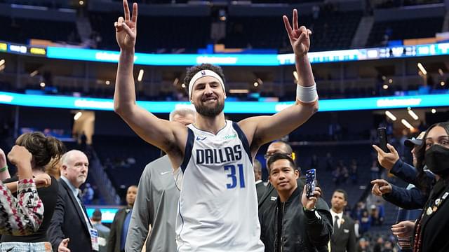 Dallas Mavericks guard Klay Thompson (31) gestures while walking off of the court after defeating the Golden State Warriors at Chase Center.