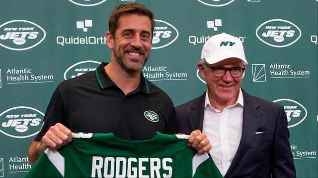 New York Jets quarterback Aaron Rodgers (left) and owner Woody Johnson pose for a photo during the introductory press conference at Atlantic Health Jets Training Center.