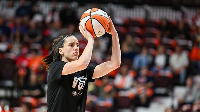 Indiana Fever guard Caitlin Clark (22) warms up before game one of the first round of the 2024 WNBA Playoffs at Mohegan Sun Arena.