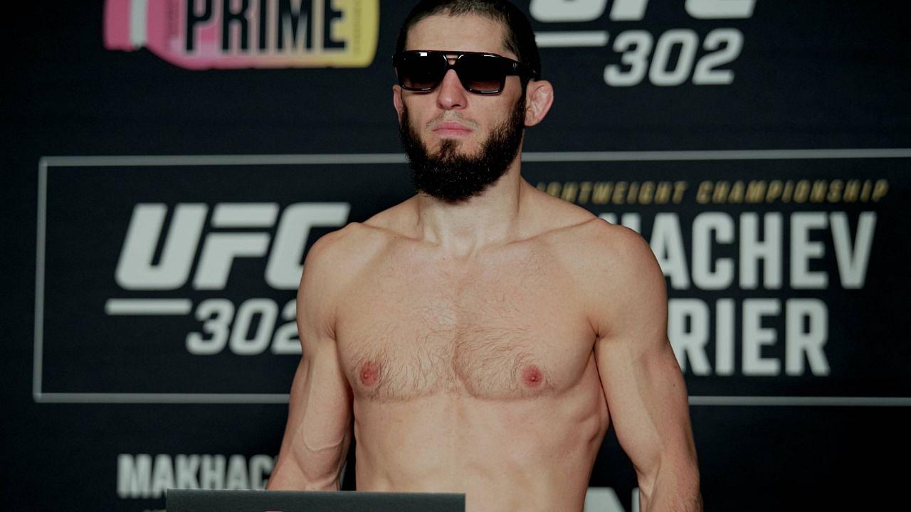 May 31, 2024, Newark, Newark, Nj, United States: Islam Makhachev poses on the scale during the UFC 302: Weigh-in (official weigh ins) at Prudential Center on May 31, 2024 in Newark , United States. ( PxImages) Newark United States - ZUMAp175 20240531_zsa_p175_009 Copyright: xMattxDaviesx