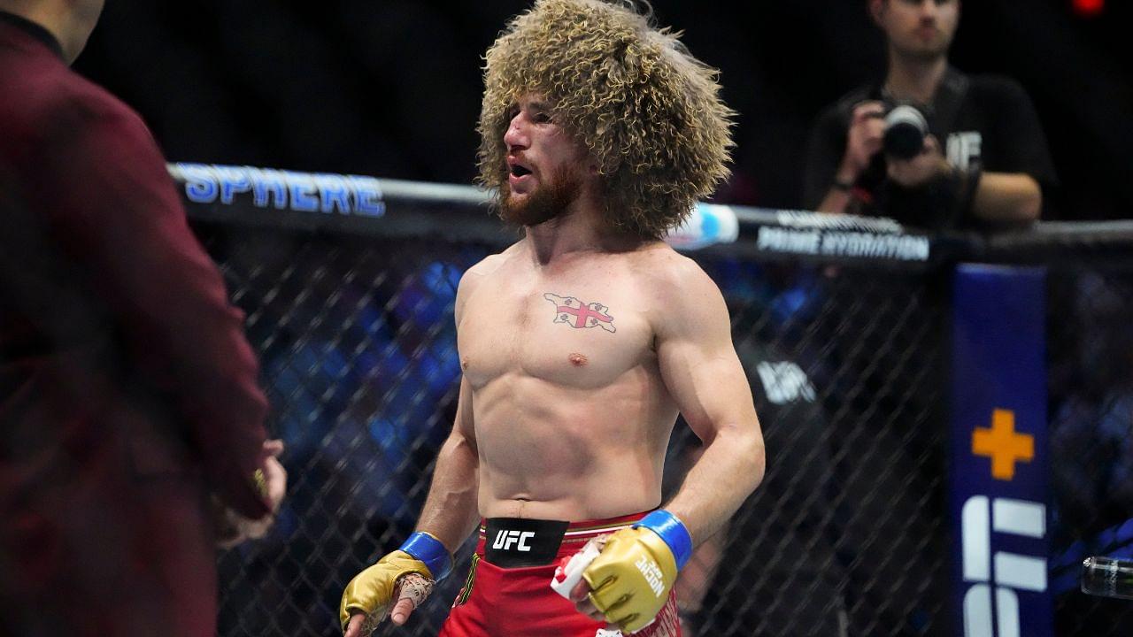 Sean OíMalley of the United States (red gloves) fights Merab Dvalishvili of Georgia (blue gloves) during Riyadh Season Noche UFC 306 at The Sphere.