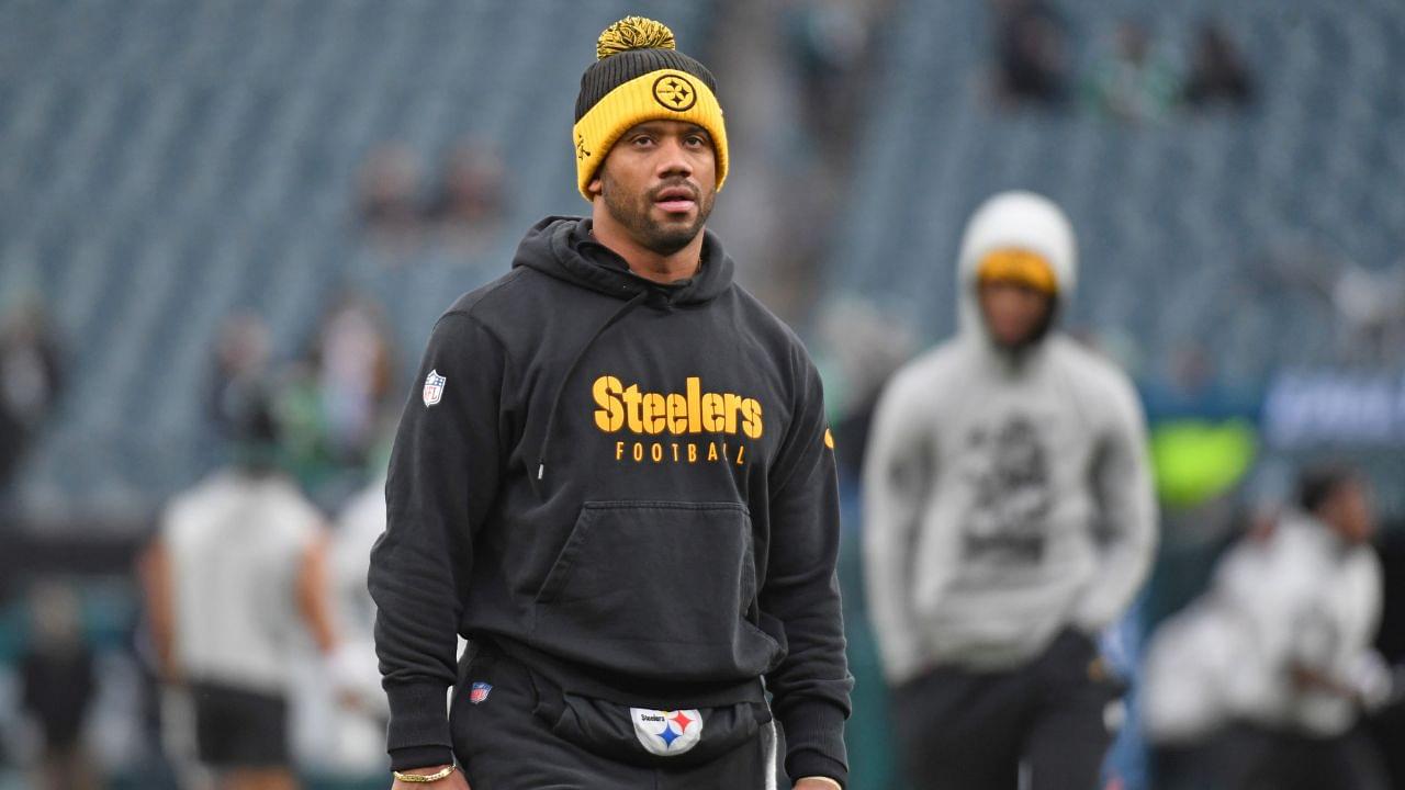 Pittsburgh Steelers quarterback Russell Wilson (3) during warmups against the Philadelphia Eagles at Lincoln Financial Field.