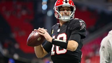 Atlanta Falcons quarterback Kirk Cousins (18) prepares for a game against the New York Giants at Mercedes-Benz Stadium.