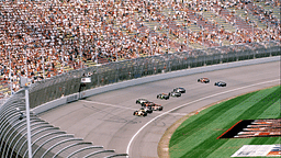 Kenny Brack leads the field of drivers after the start of FEDEX Champ Car Series 2001 at Michigan International Speedway. Credit: IMAGO/Melzer/Fausel