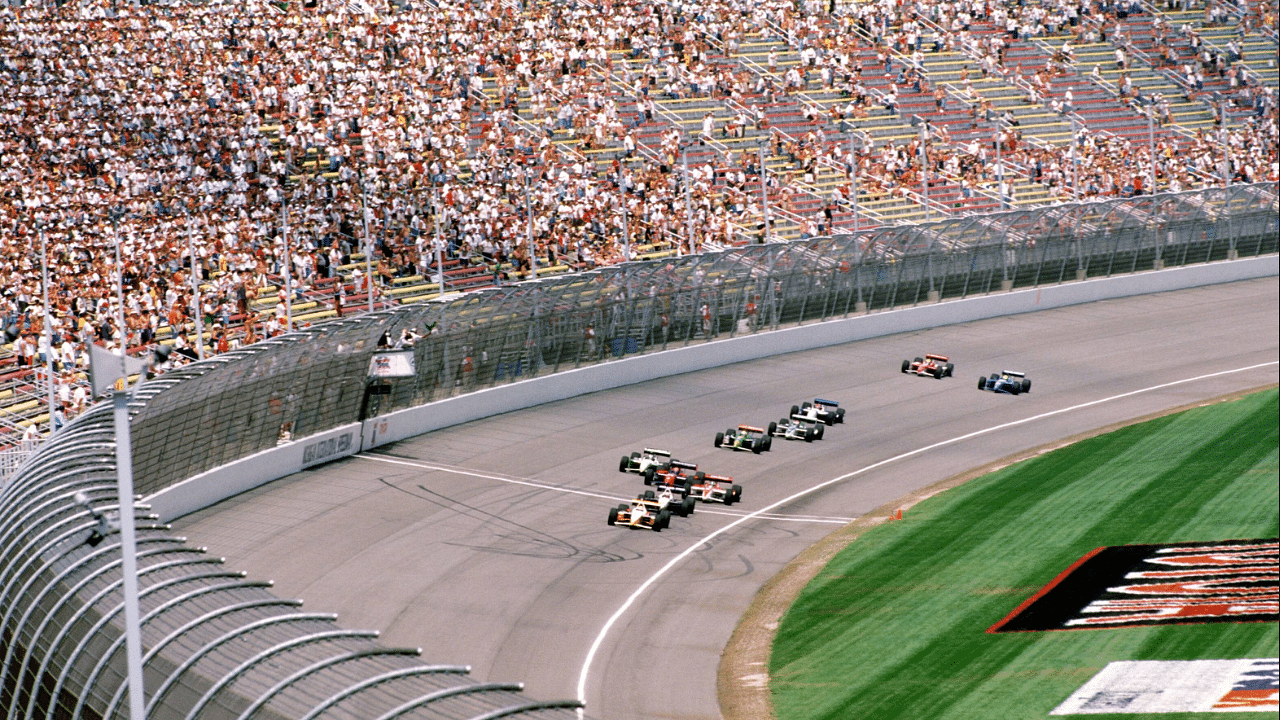 Kenny Brack leads the field of drivers after the start of FEDEX Champ Car Series 2001 at Michigan International Speedway. Credit: IMAGO/Melzer/Fausel