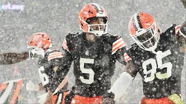 Cleveland Browns wide receiver Elijah Moore (8) and quarterback Jameis Winston (5) and tight end David Njoku (85) celebrate after Winston scored a touchdown during the second half against the Pittsburgh Steelers at Huntington Bank Field.