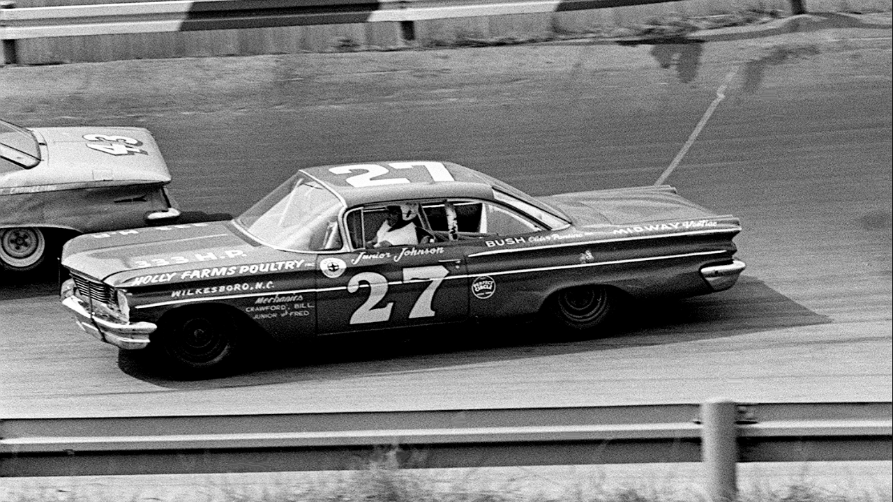 Driver Junior Johnson (27) battles for position in the rain-abbreviated Nashville 500. © Harold Lowe Jr. / The Tennessean, Nashville Tennessean via Imagn Content Services, LLC.