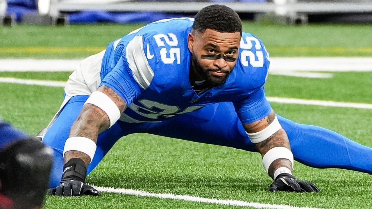 Detroit Lions safety Jamal Adams (25) warms up before the game between Detroit Lions and Green Bay Packers at Ford Field in Detroit on Thursday, Dec. 5, 2024.