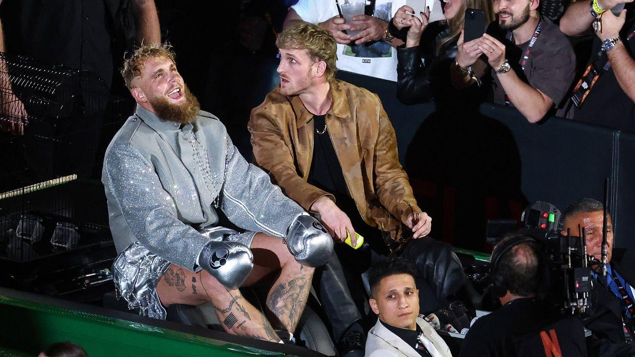 Netflix & Most Valuable Promotions Boxing Event Fight Night, AT&T Stadium, Arlington, Texas, United States 15 11 2024 Mike Tyson vs Jake Paul Jake Paul makes his entrance with his brother Logan Jake Paul makes his entrance with his brother Logan 15 11 2024 PUBLICATIONxNOTxINxUKxIRLxFRAxNZL Copyright: x INPHO EdxMulhollandx EM2_5542