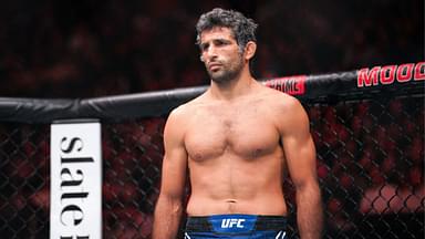 Beneil Dariush (red gloves) fights Arman Tsarukyan (blue gloves) during UFC Fight Night at Moody Center.