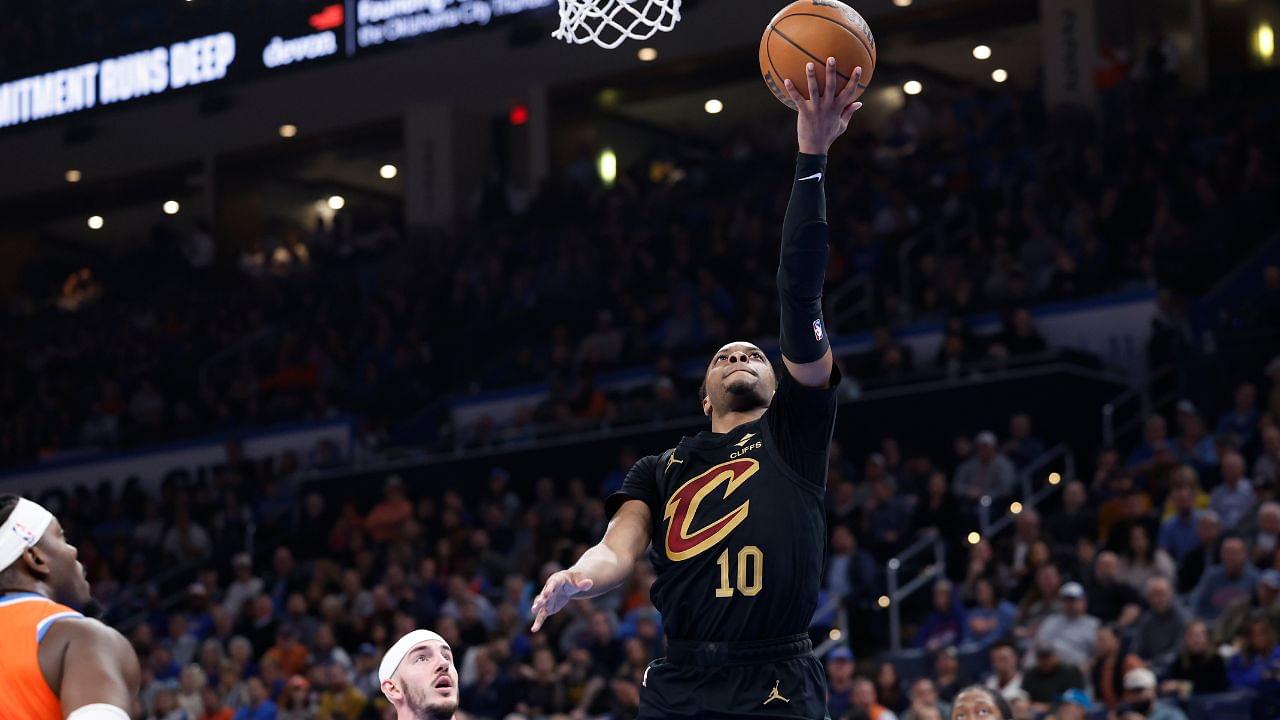 Cleveland Cavaliers guard Darius Garland (10) goes up for a basket against the Oklahoma City Thunder during the second quarter at Paycom Center.