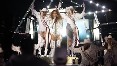 Beyonce at NFL: Baltimore Ravens at Houston Texans