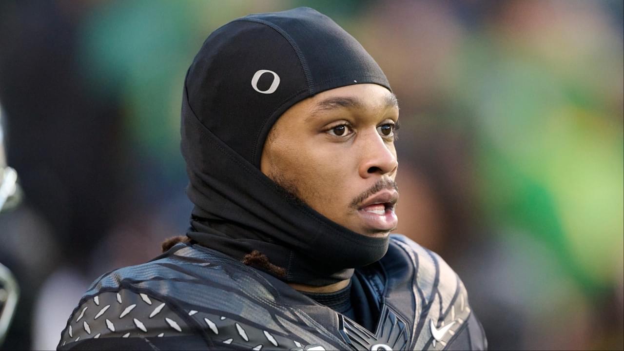 Oregon Ducks running back Jordan James (20) warms up before a game against the Washington Huskies at Autzen Stadium.