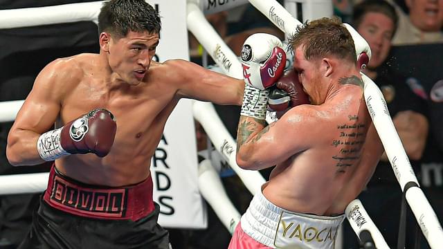 Boxeo 2022 Saul - Canelo- Alvarez (MEX) vs Dmitry Bivol (RUS Fight (L-R), Dmitry Bivol (RUS) and Saul -Canelo- Alvarez (MEX) during the Boxing match for the WBA World Light Heavyweight Championship, at T-Mobile Arena in Las Vegas, Nevada, on May 7, 2022.