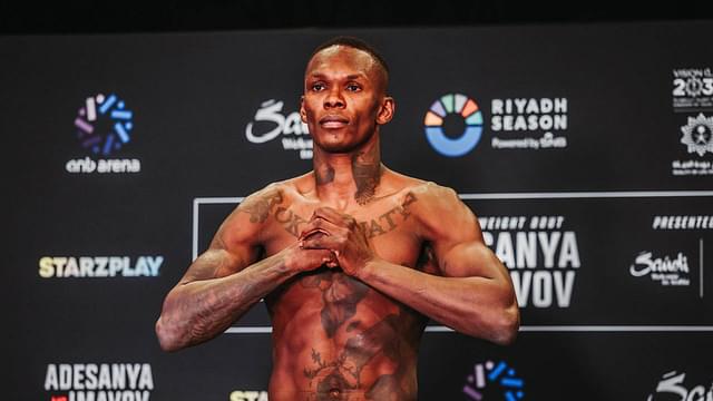 Israel Adesanya steps on the scale for the UFC FN Saudi Arabia: Adesanya vs. Imavov official weigh-ins at Crown Plaza RDC on January 31, 2025, in Riyadh, Riyadh Province, Saudi Arabia. ( PxImages) Riyadh Saudi Arabia - ZUMAp175 20250131_zsa_p175_011 Copyright: xDannyxPerezx