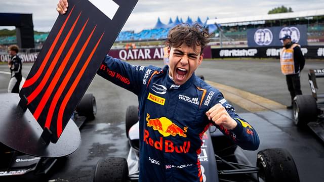 LINDBLAD Arvid (gbr), Prema Racing, Dallara F3 2019, portrait, celebrate his win during the 7th round of the 2024 FIA Formula 3 Championship from July 5 to 7, 2024 on the Silverstone Circuit