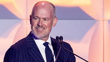 Master of Ceremonies Rich Eisen of the NFL Network speaks at the 2024 Pro Football Hall of Fame Enshrinees’ gold jacket dinner at Canton Memorial Civic Center.