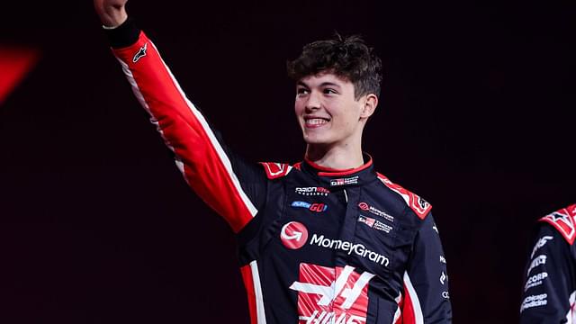 BEARMAN Ollie Oliver (gbr), Haas F1 Team VF-25 Ferrari, and OCON Esteban (fra), Haas F1 Team VF-25 Ferrari, portrait, during the F1 75 Live at The O2