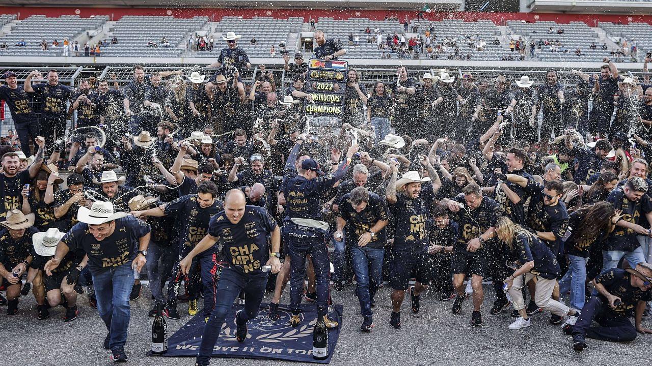 2022 Constructor Champions celebrations victory VERSTAPPEN Max (ned), Red Bull Racing RB18, portrait HORNER Christian (gbr), Team Principal of Red Bull Racing, portrait PEREZ Sergio (mex), Red Bull Racing RB18, portrait MARKO Helmut (aut), Drivers™ Manager of Red Bull Racing, portrait NEWEY Adrian (gbr), Chief Technical Officer of Red Bull Racing, portrait during the Formula 1 Aramco United States Grand Prix 2022, 19th round of the 2022 FIA Formula One World Championship, WM, Weltmeisterschaft from October 21 to 23, 2022 on the Circuit of the Americas, in Austin, Texas