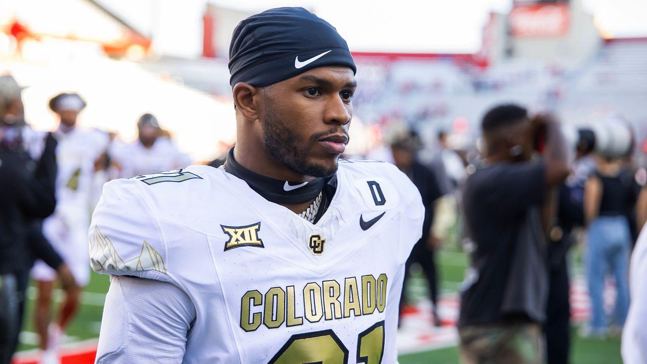 Colorado Buffalos safety Shilo Sanders (21) against the Arizona Wildcats at Arizona Stadium.