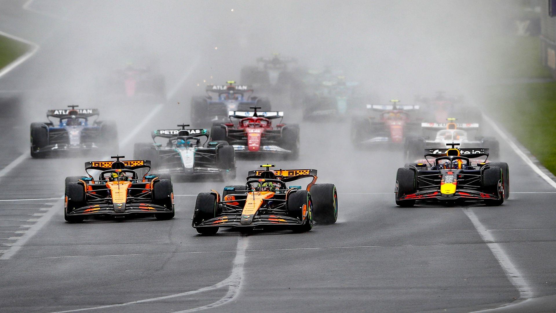 AUSTRALIAN GRAND PRIX 2025 04 NORRIS Lando (gbr), McLaren F1 Team MCL39, 81 PIASTRI Oscar (aus), McLaren F1 Team MCL39, 01 VERSTAPPEN Max (nld), Red Bull Racing RB21, action, start of the race