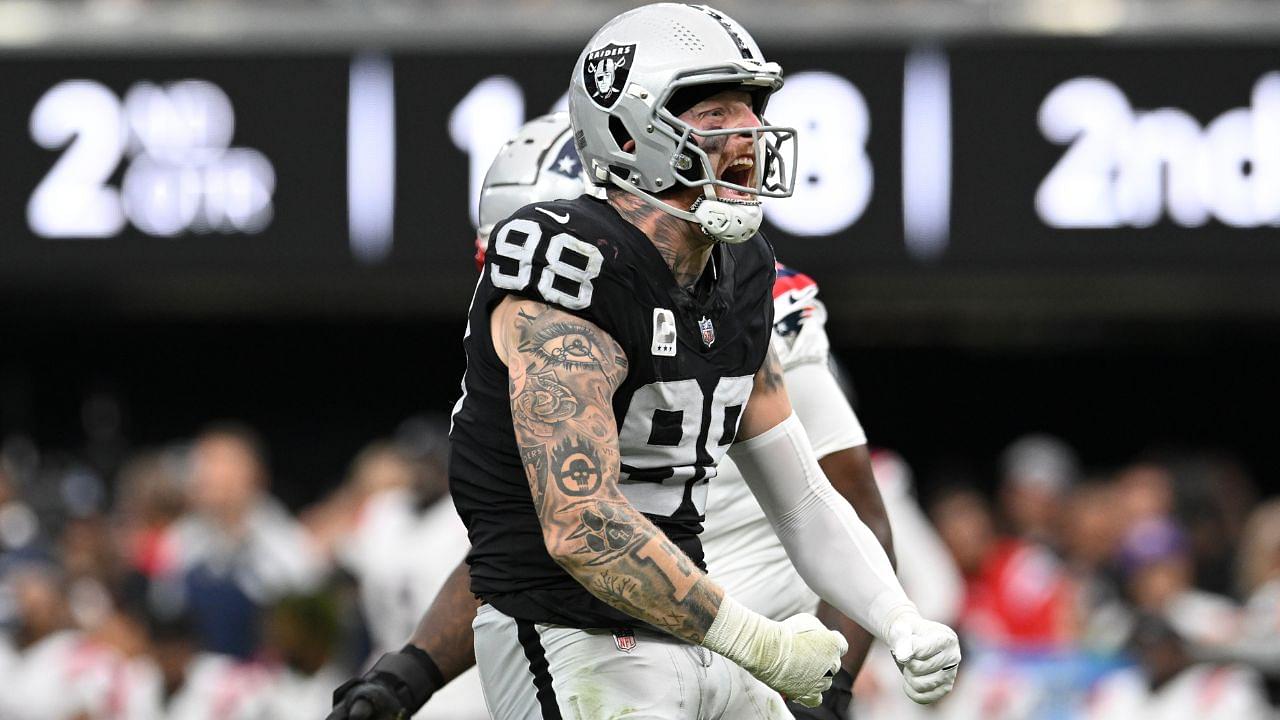 Las Vegas Raiders defensive end Maxx Crosby (98) reacts to a play against the New England Patriots in the second quarter at Allegiant Stadium.