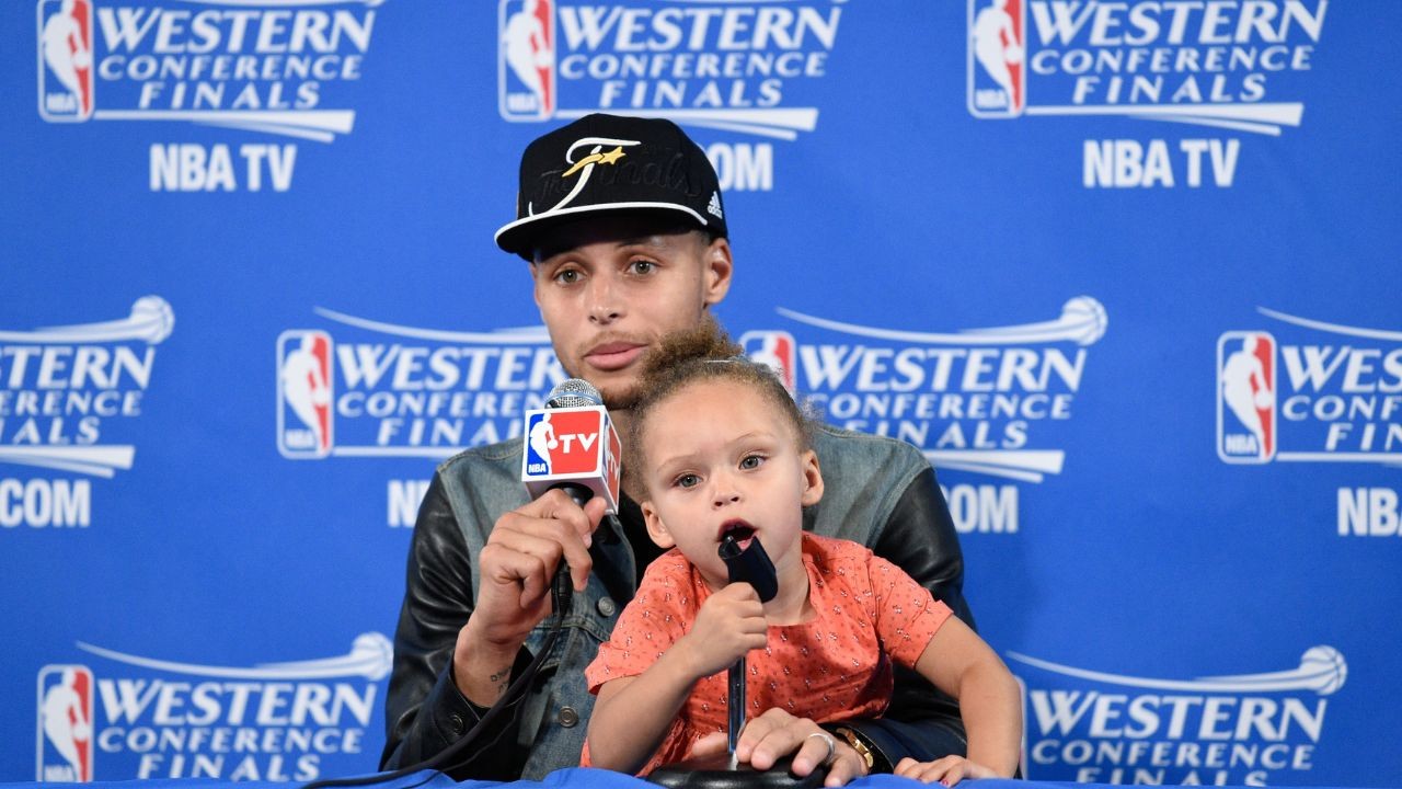 When Steph Curry's Clutch Free-Throws During 2015 Finals Led to Daughter Riley Showering Father Dell Curry With Love - The SportsRush