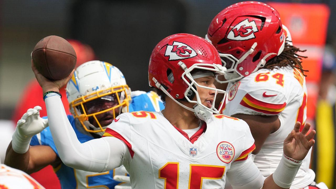 Kansas City Chiefs quarterback Patrick Mahomes (15) throws the ball in the first quarter against the Los Angeles Chargers at SoFi Stadium.