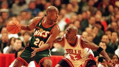 Bulls-Guard Michael Jordan attackiert den ballführenden Gary Payton Basketball Herren NBA, Saison 1996 97: Chicago Bulls - Seattle Supersonics Gruppe United Center Chicago Dynamik, Kampf