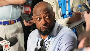 Pittsburgh Steelers head coach Mike Tomlin answers questions from the medianduring the NFL Annual League Meeting at The Breakers.