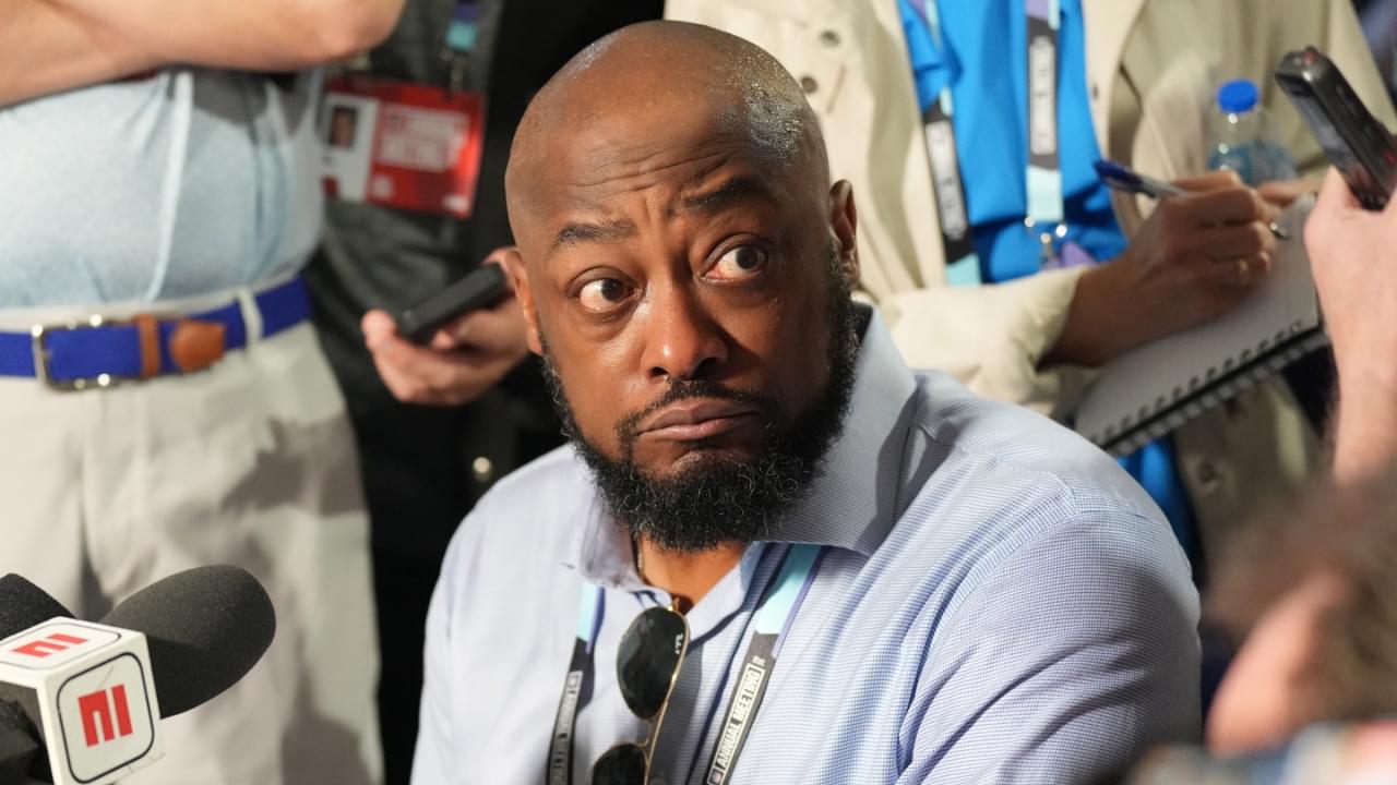 Pittsburgh Steelers head coach Mike Tomlin answers questions from the medianduring the NFL Annual League Meeting at The Breakers.