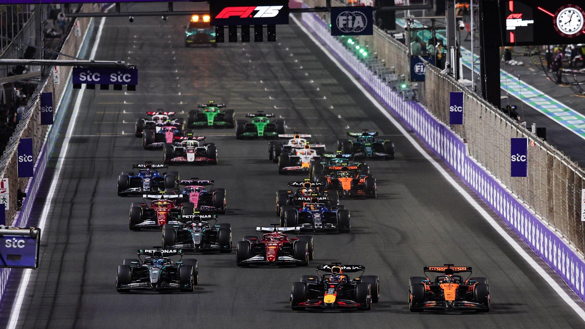 F1 - SAUDI ARABIAN GRAND PRIX 2025 start of the race, depart, 01 VERSTAPPEN Max (nld), Red Bull Racing RB21, action 81 PIASTRI Oscar (aus), McLaren F1 Team MCL39