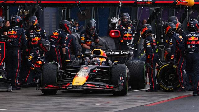 Max Verstappen of the Netherlands drives the (1) Oracle Red Bull Racing RB21 in the pit stop during the Race of the F1 Grand Prix of Australia at Albert Park Circuit