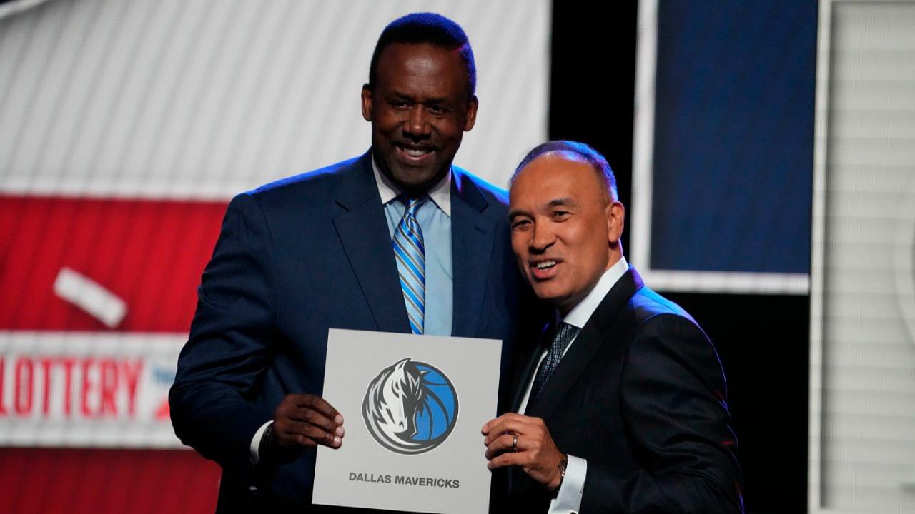 Rolando Blackman, announced Dallas Mavericks first overall lottery winner