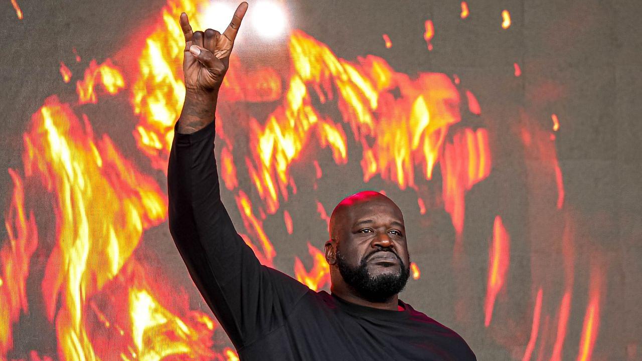Shaquille O'Neal DJ performance