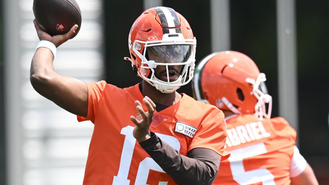 Cleveland Browns quarterback Shedeur Sanders (12) throws a pass during minicamp at CrossCountry Mortgage Campus.