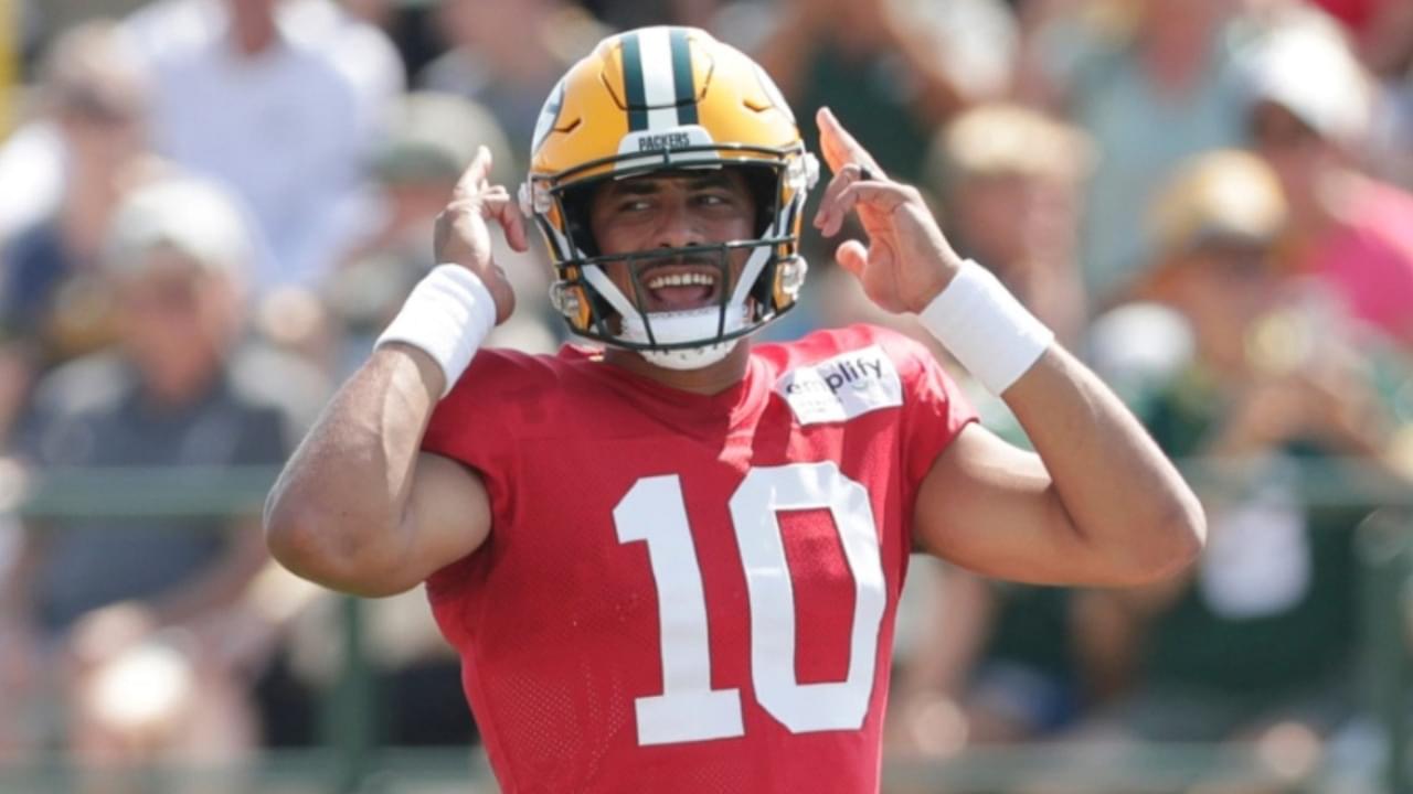 Green Bay Packers quarterback Jordan Love (10) leads drills during the sixth day of training camp on July 29, 2025, at Ray Nitschke Field in Ashwaubenon, Wis.