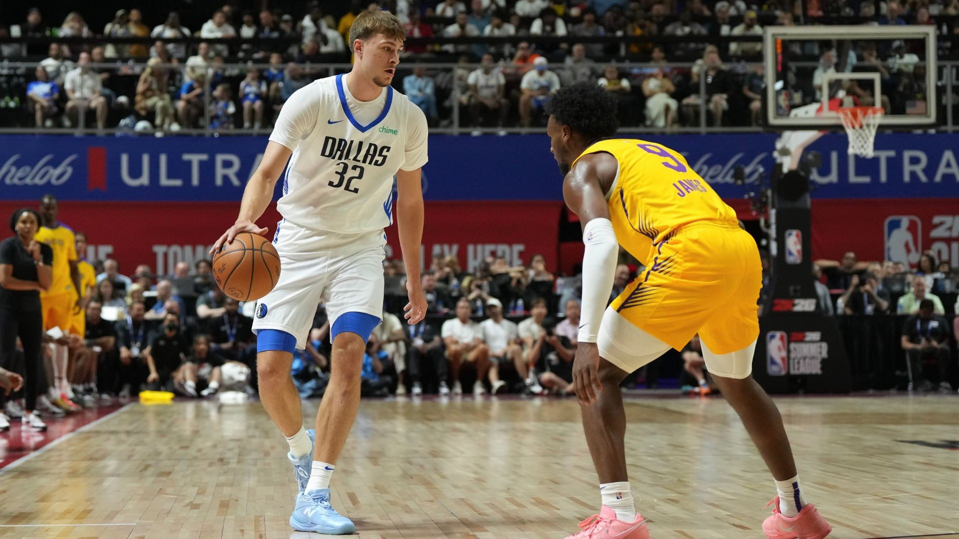 ESPN-ийн шинжээч Купер Флэггийн зуны лигт гаргасан ахиц дэвшлийг магтаж, Бронни Жэймсийн тоглолтод сэтгэл хангалуун байна