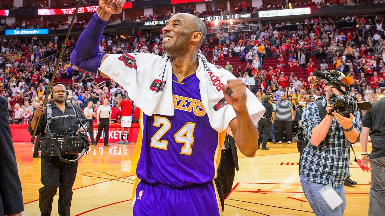 Los Angeles Lakers forward Kobe Bryant (24) acknowledges the crowd as he leaves the court for the second to last game of his NBA career after the game between the Rockets and the Lakers at the Toyota Center. The Rockets defeat the Lakers 130-110.