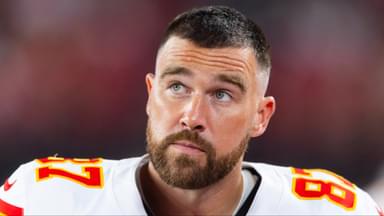 Kansas City Chiefs tight end Travis Kelce (87) against the Arizona Cardinals during a preseason NFL game at State Farm Stadium.