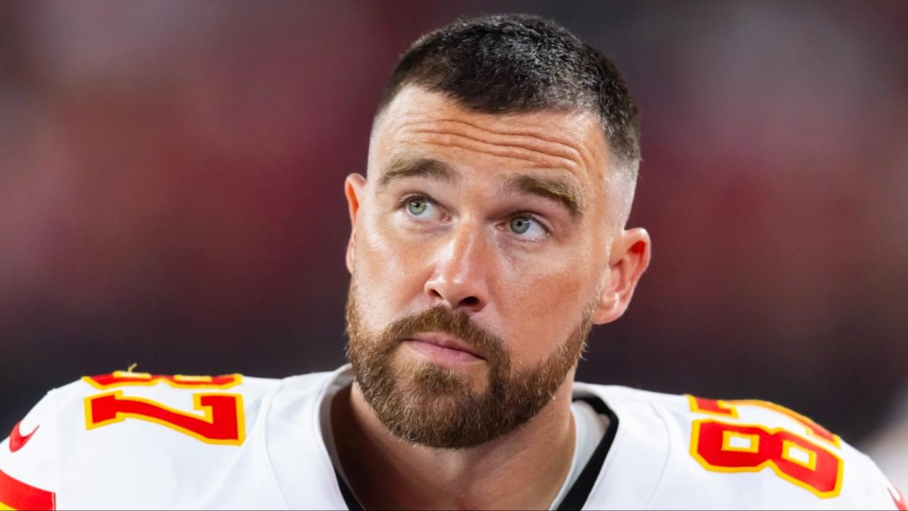 Kansas City Chiefs tight end Travis Kelce (87) against the Arizona Cardinals during a preseason NFL game at State Farm Stadium.
