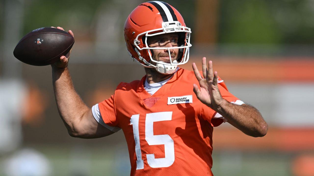 Cleveland Browns quarterback Joe Flacco (15) throws a pass during training camp at CrossCountry Mortgage Campus.