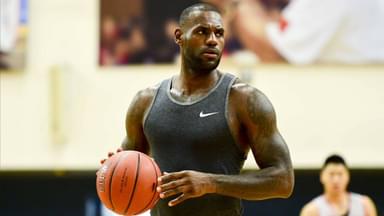 NBA Basketball Herren USA star LeBron James plays basketball with teenagers during his visit in Beijing