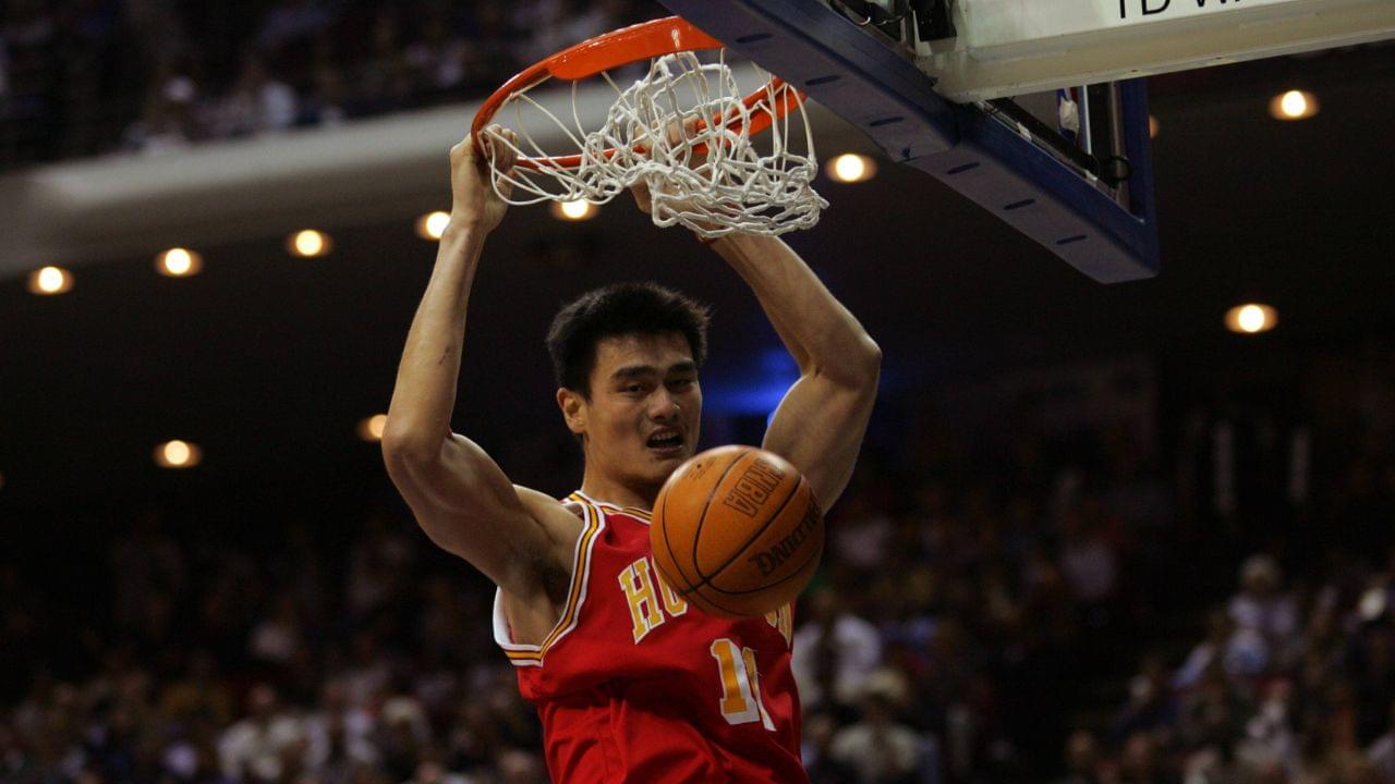 Yao Ming (Houston Rockets) - Dunking
