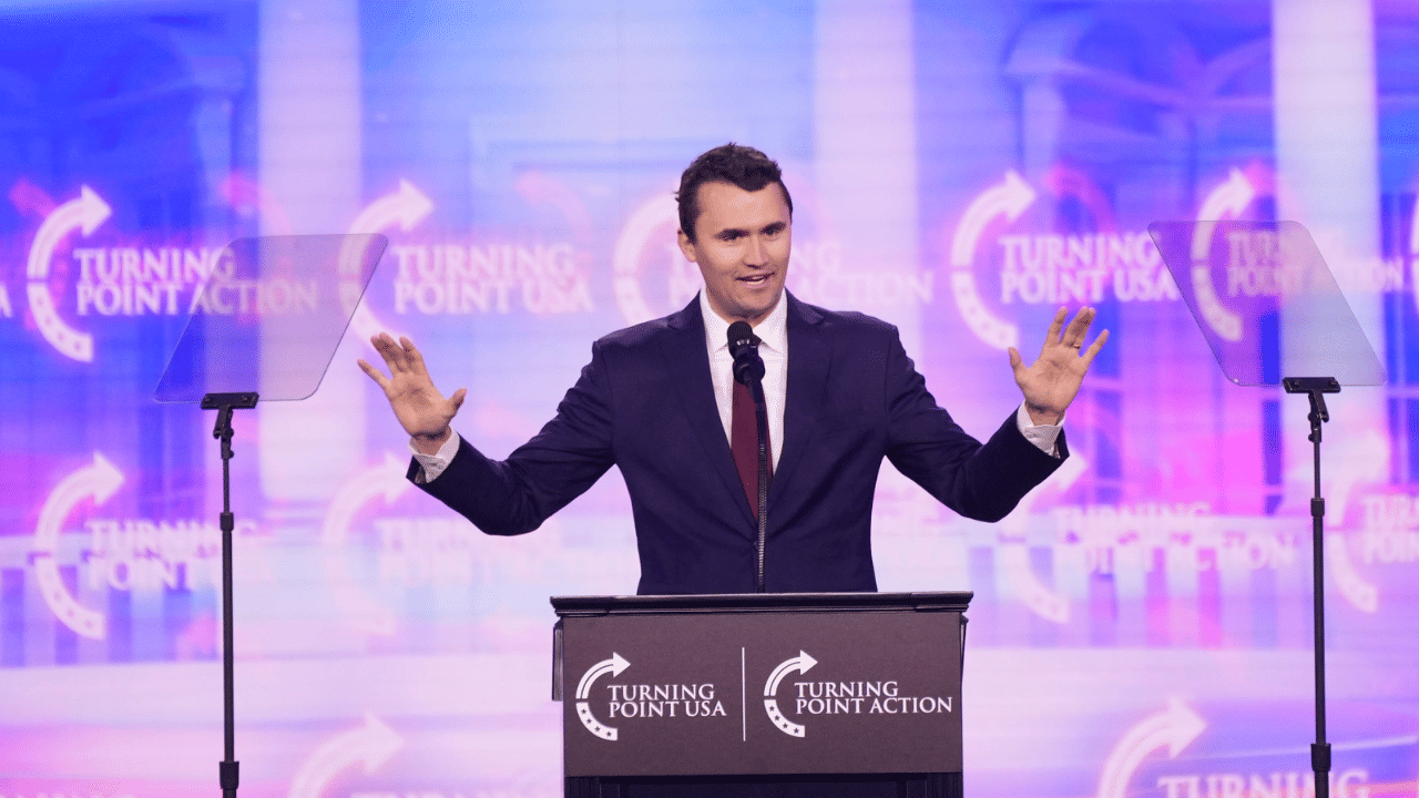 We Need to Pray for America”: Robert Griffin III, Brett Favre Join NFL  Community in Mourning Charlie Kirk - The SportsRush