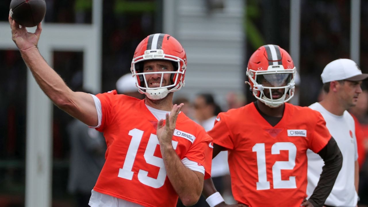 Former Browns CEO Says Joe Flacco Trade âDoesn't Make Senseâ Amid Dillon Gabriel vs. Shedeur Sanders Debate - The SportsRush