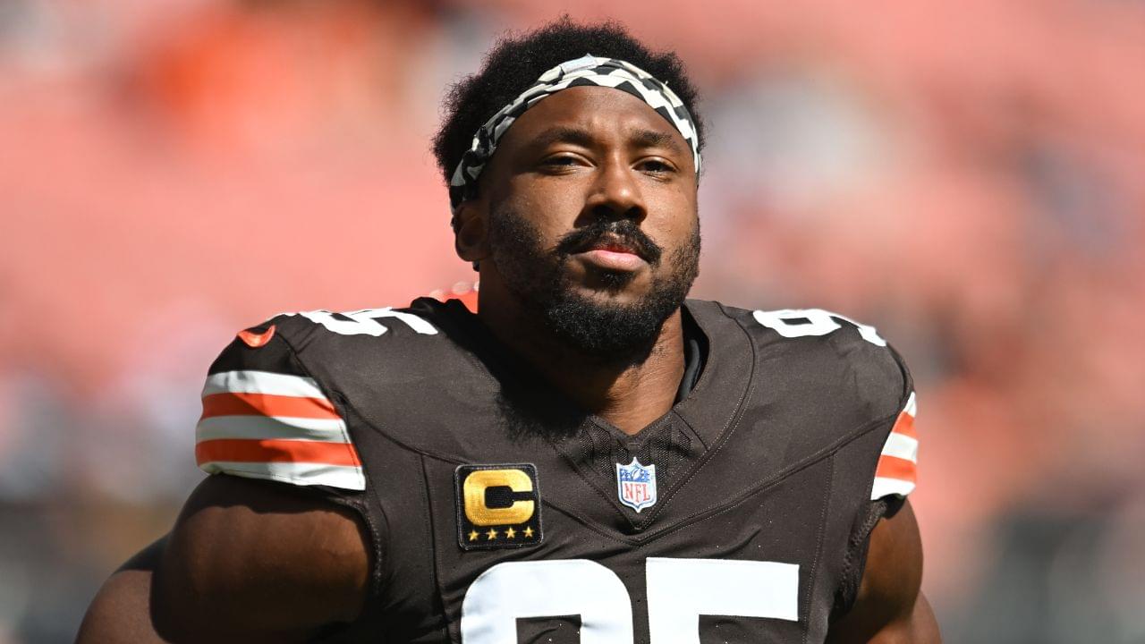 Cleveland Browns defensive end Myles Garrett (95) at Huntington Bank Field.