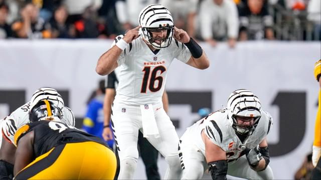 Cincinnati Bengals quarterback Joe Flacco (16) lines up in the first quarter of the NFL Week 7 game between the Cincinnati Bengals and the Pittsburgh Steelers at Paycor Stadium in downtown Cincinnati on Thursday, Oct. 16, 2025.